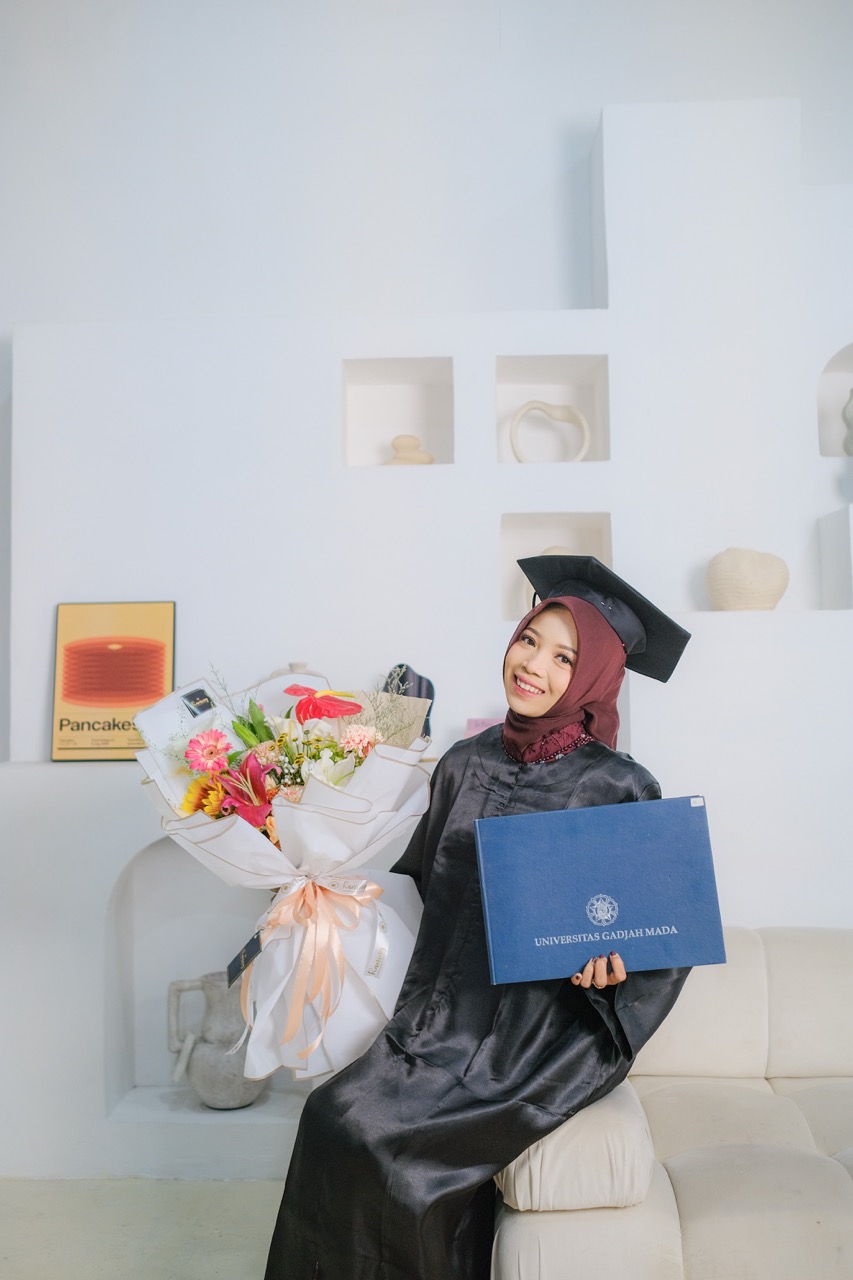 Katalog Wisuda – Koleksi Terbaru – sampul katalog wisuda
