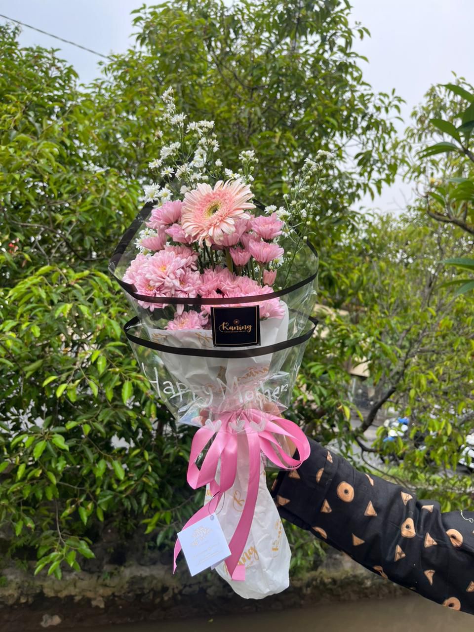 Buket Bunga BUK-HTFEH – Katalog hari ibu