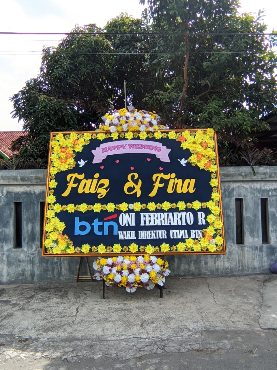 Bunga papan outdoor BUN-GTC1N – Karangan Bunga Outdoor | Sewa