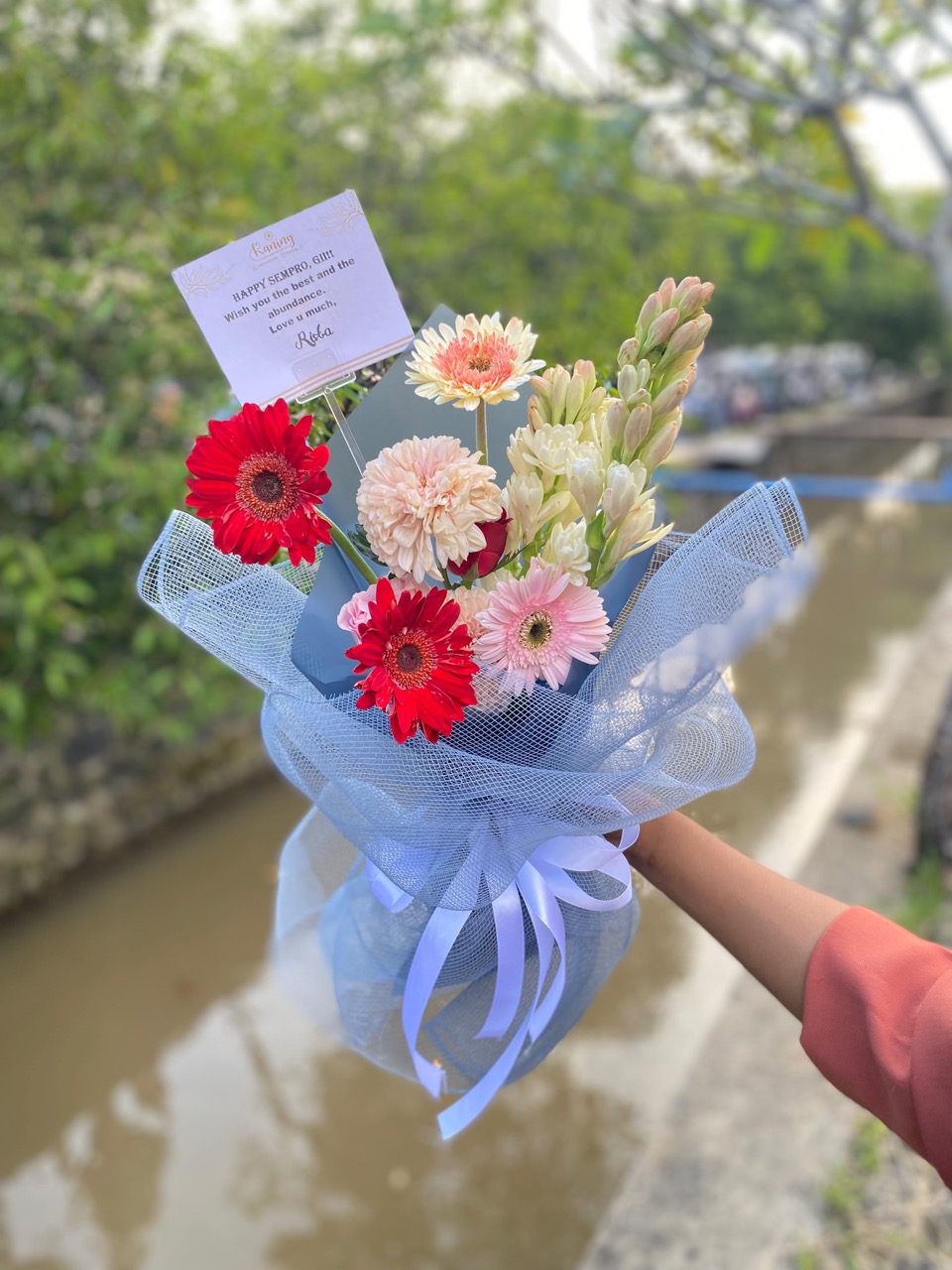 Buket Bunga Fresh Flower Medium BUK-1EKS8 – Buket Fresh Flower