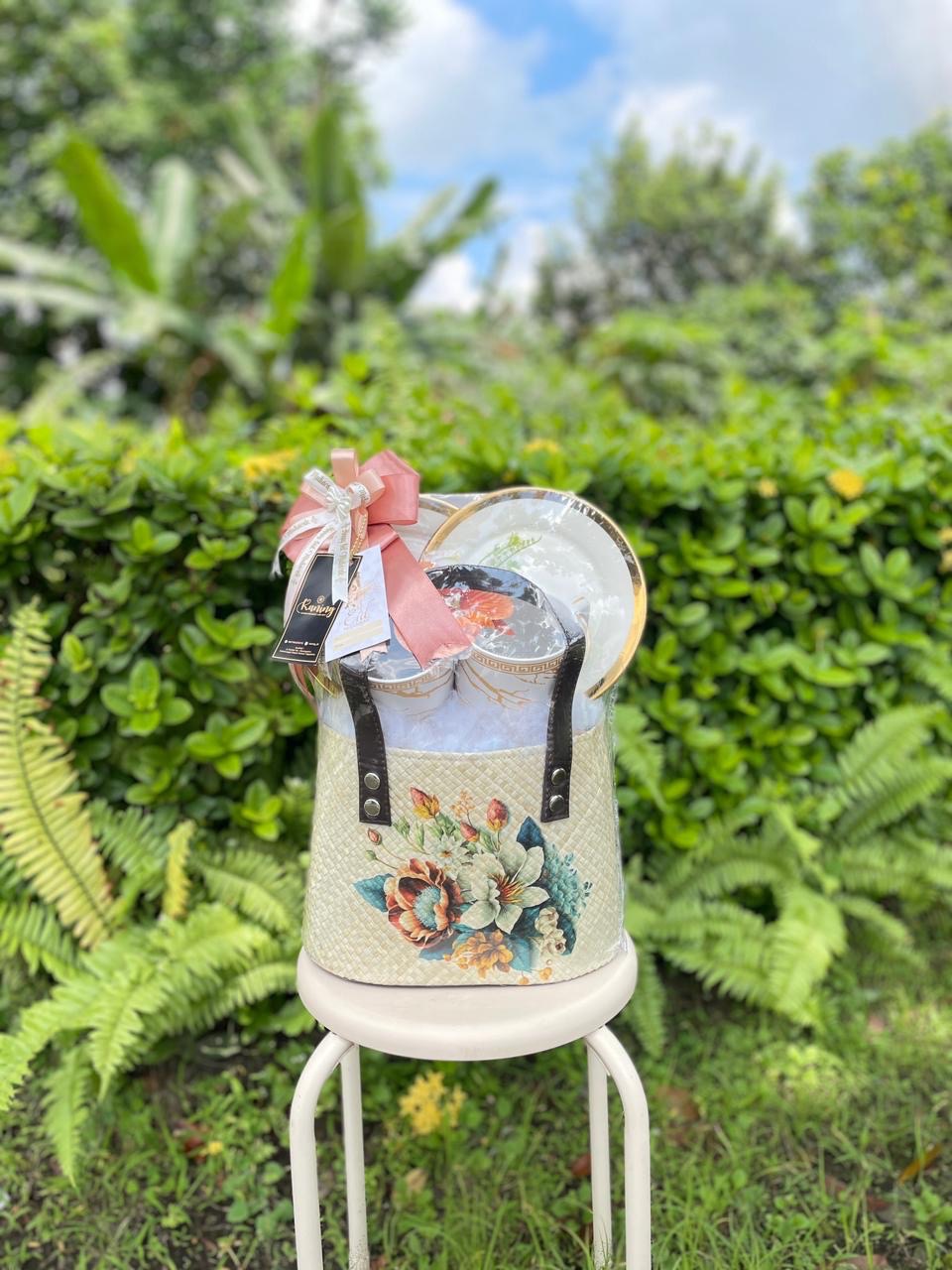 Hampers HAM-G4LA1 – Hampers & Gift Box