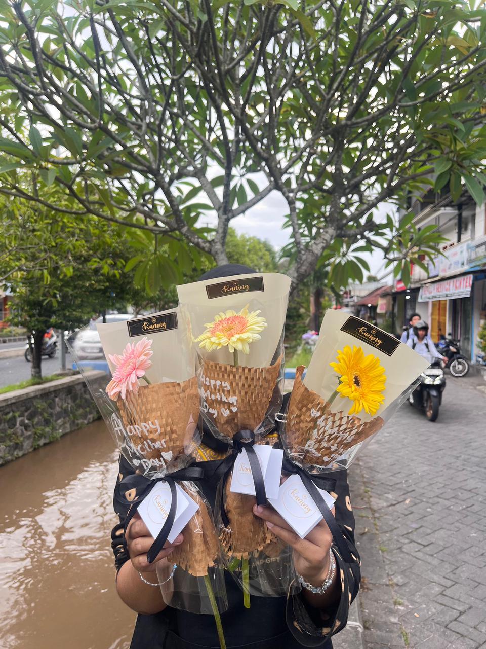 Buket bunga BUK-Q6XLC – Katalog hari ibu