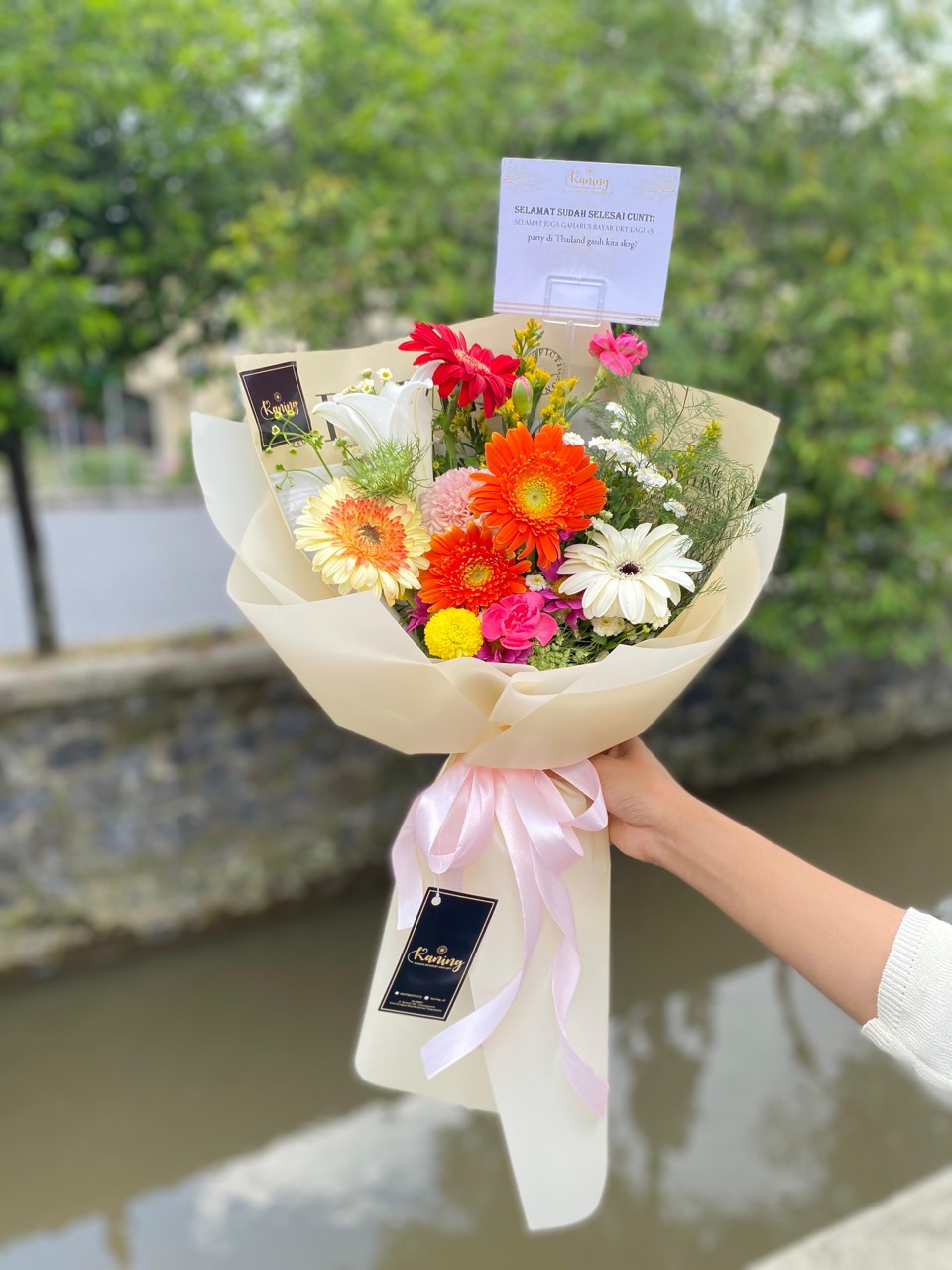 Buket Bunga Fresh Flower Medium BUK-WYEDM – Buket Fresh Flower